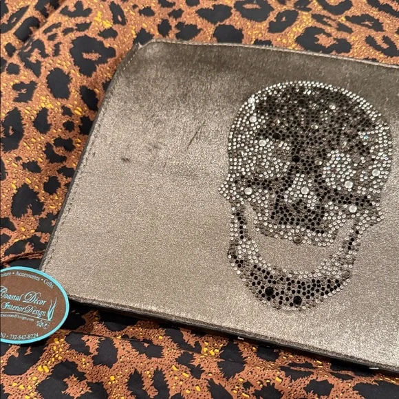 Silver Skull Clutch - Picture 2 of 5